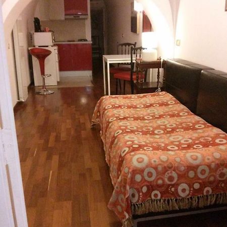 Отель Carafa Di Maddaloni Residenza Di Charme Неаполь Экстерьер фото