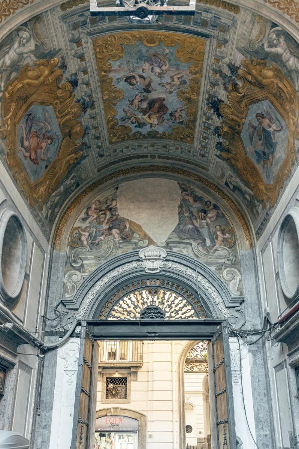 Отель Carafa Di Maddaloni Residenza Di Charme Неаполь Экстерьер фото