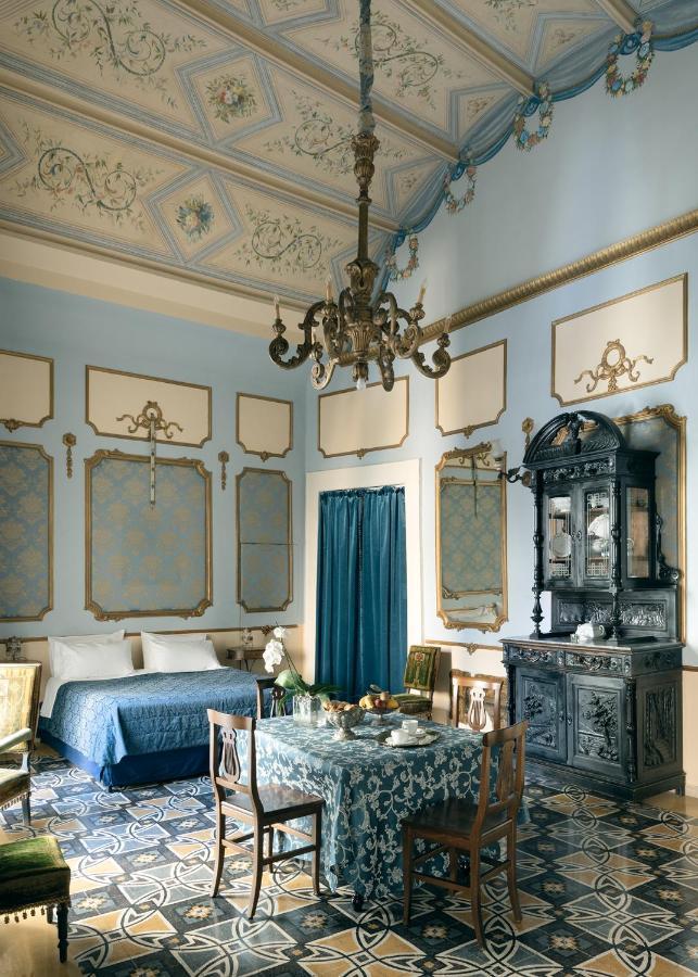 Отель Carafa Di Maddaloni Residenza Di Charme Неаполь Экстерьер фото