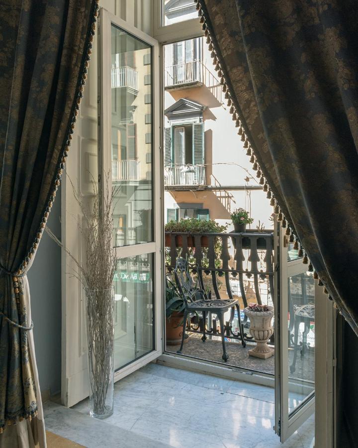 Отель Carafa Di Maddaloni Residenza Di Charme Неаполь Экстерьер фото