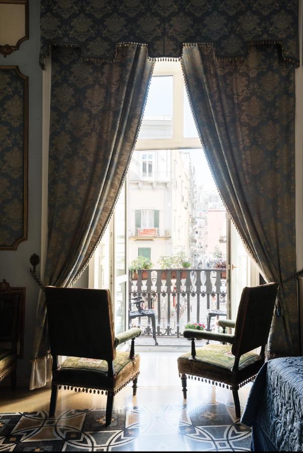 Отель Carafa Di Maddaloni Residenza Di Charme Неаполь Экстерьер фото