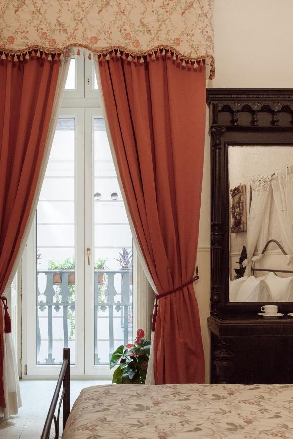 Отель Carafa Di Maddaloni Residenza Di Charme Неаполь Экстерьер фото