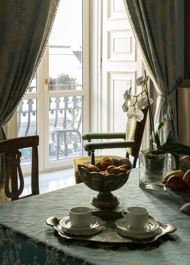Отель Carafa Di Maddaloni Residenza Di Charme Неаполь Экстерьер фото